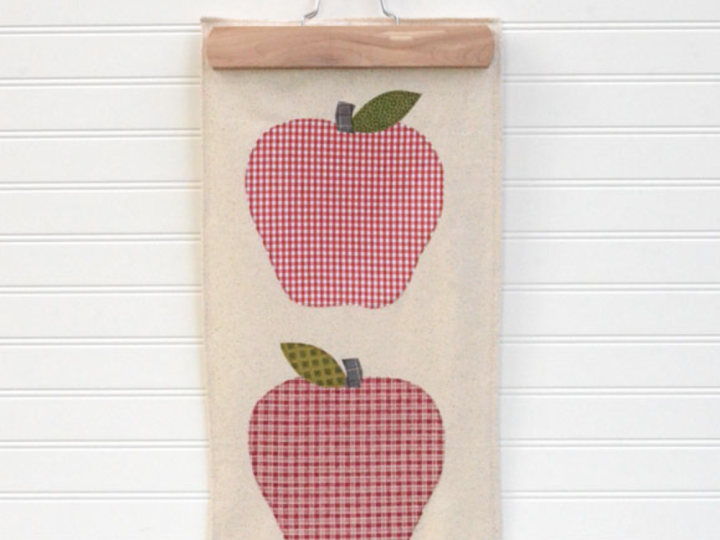 Image for DIY Fall Apple Banner with Wood Hanger - Free Pattern